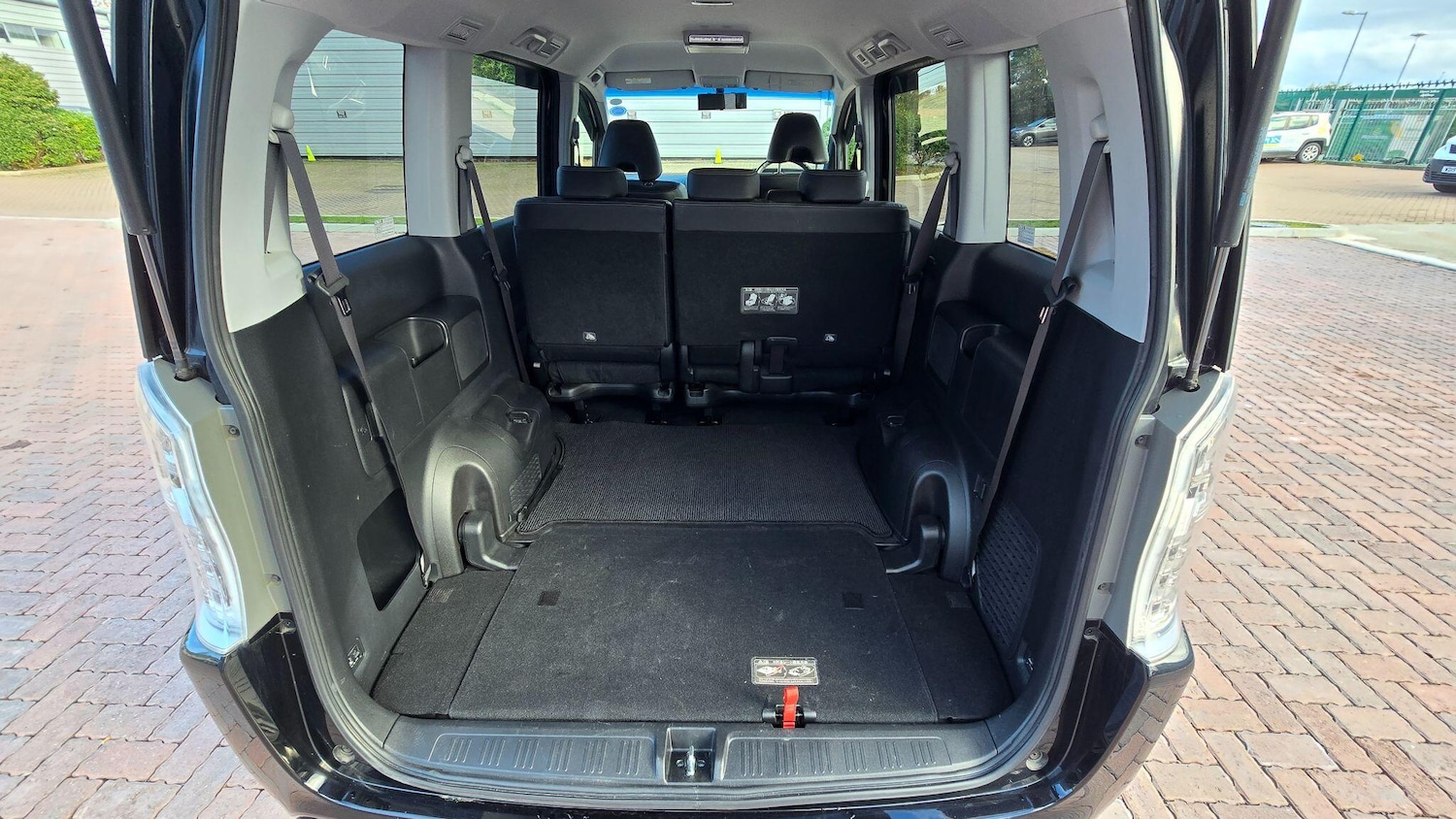 Used Honda Stepwagon 2025 for sale - 77131933: Photo 15