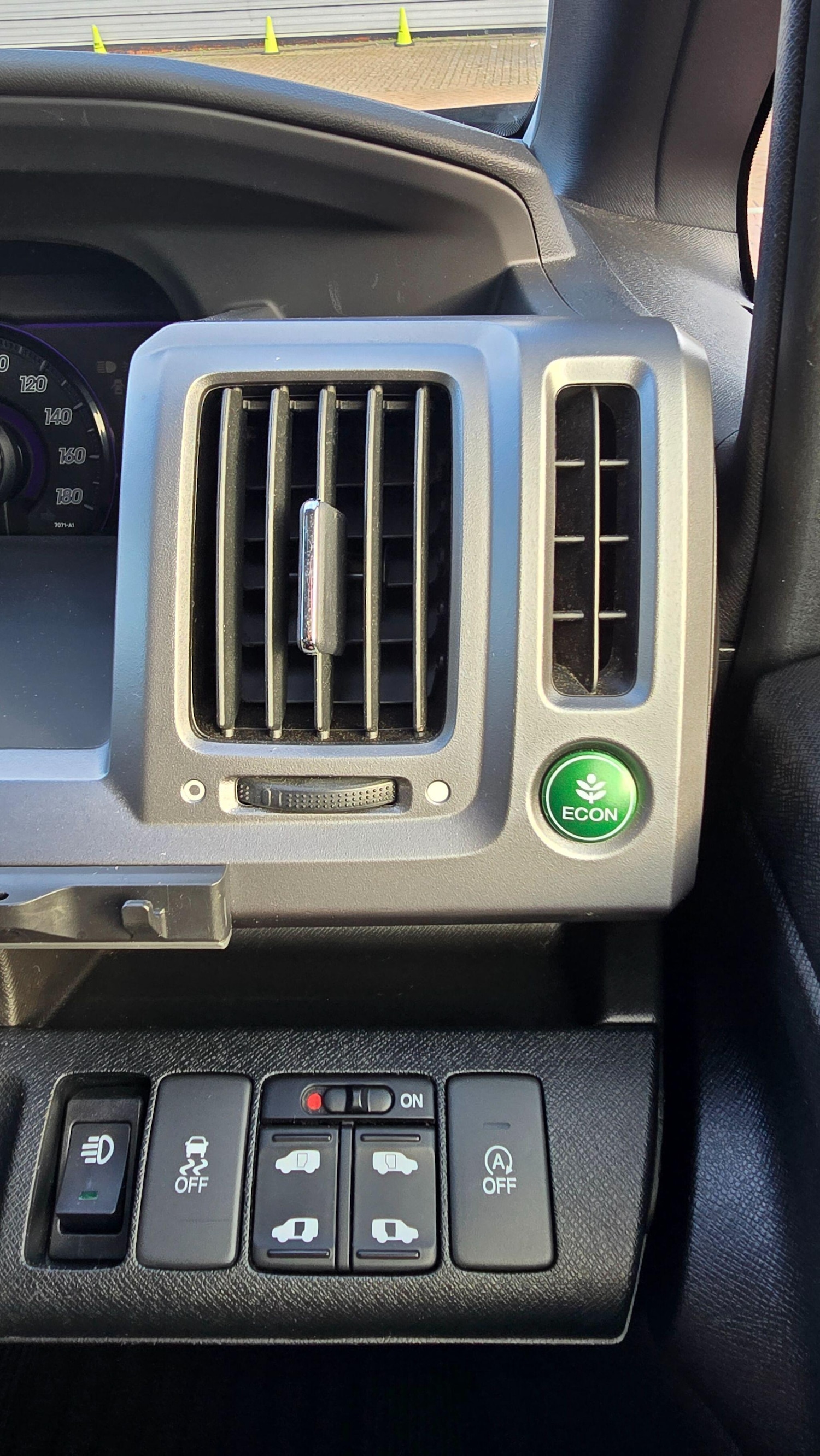 Used Honda Stepwagon 2025 for sale - 77131933: Photo 16