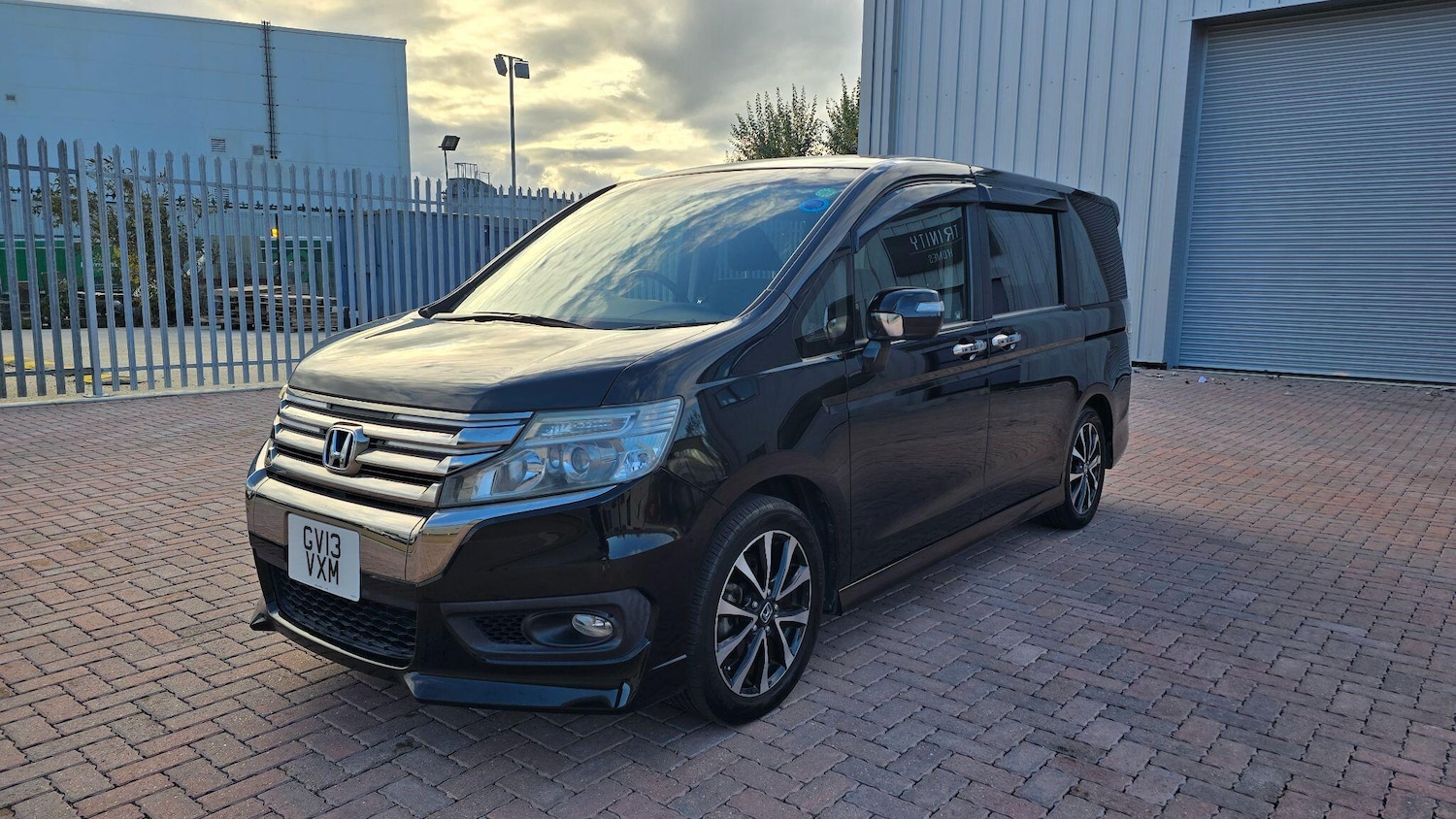 Used Honda Stepwagon 2025 for sale - 77131933: Photo 2