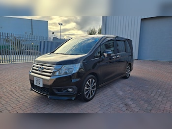 Used Honda Stepwagon 2013 for sale - 77131933: Photo
