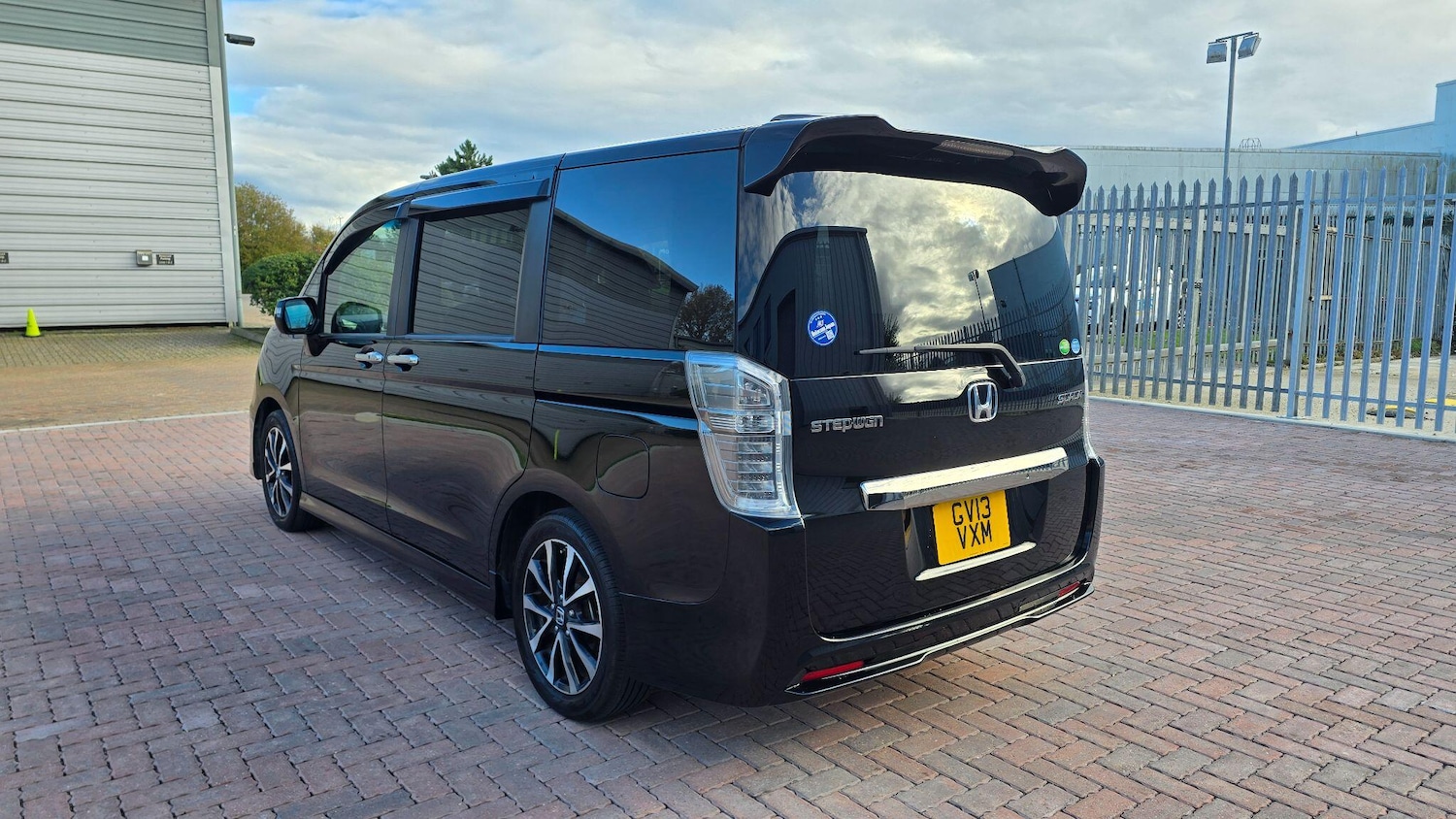 Used Honda Stepwagon 2025 for sale - 77131933: Photo 3