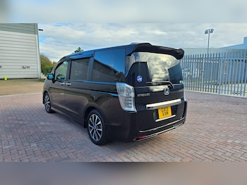 Used Honda Stepwagon 2013 for sale - 77131933: Photo