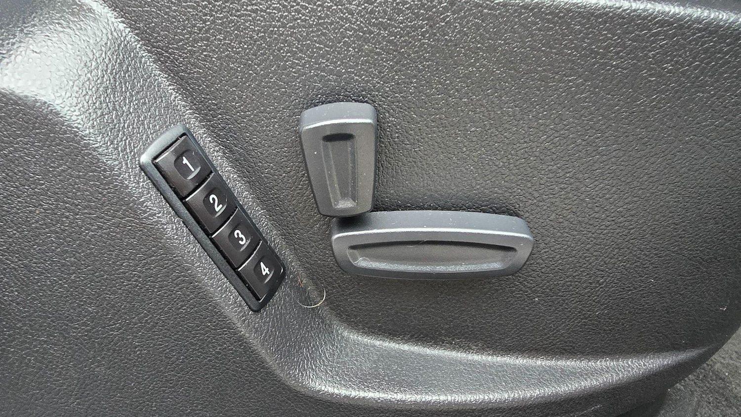 Used Ford S-Max 2011 for sale - 77454907: Photo 16