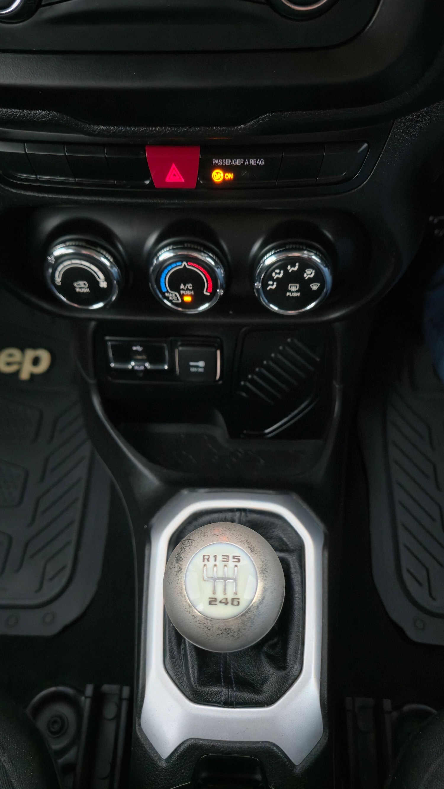 Used Jeep Renegade 2015 for sale - 77320355: Photo 13