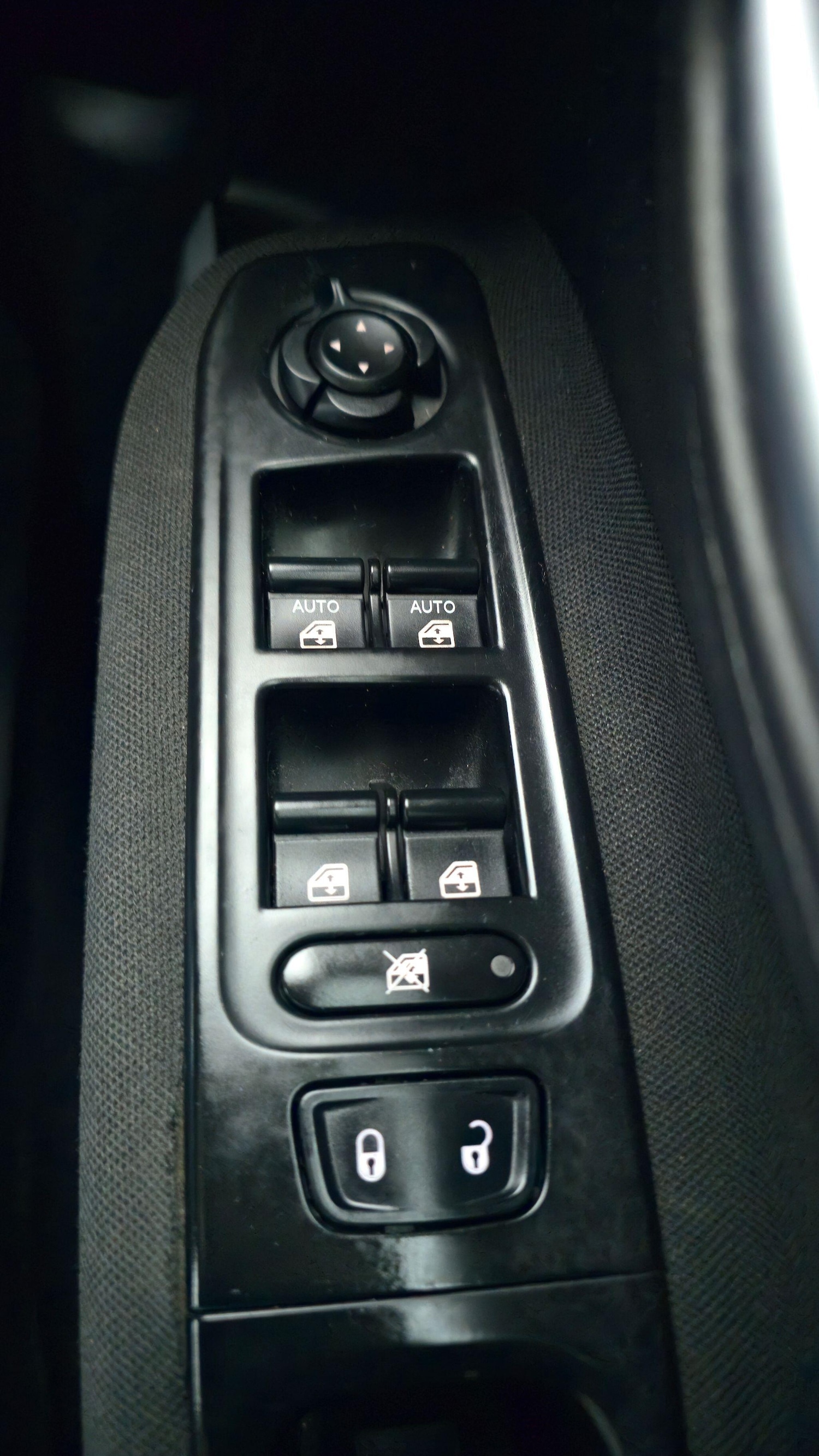 Used Jeep Renegade 2015 for sale - 77320355: Photo 14