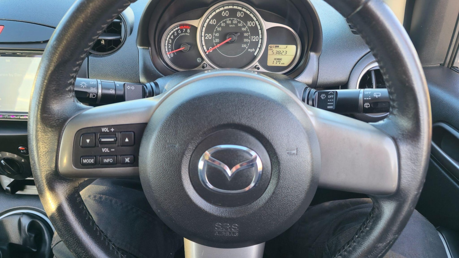 Used Mazda Mazda2 for sale - 77359118: Photo 26