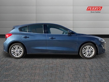 Used Ford Focus 2020 for sale - 76097370: Photo 3