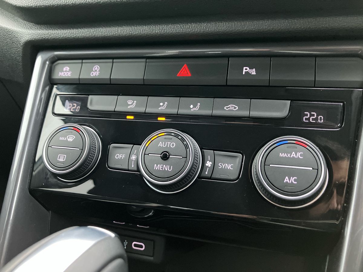 Used Volkswagen T-Roc 2021 for sale - 76736075: Photo 12