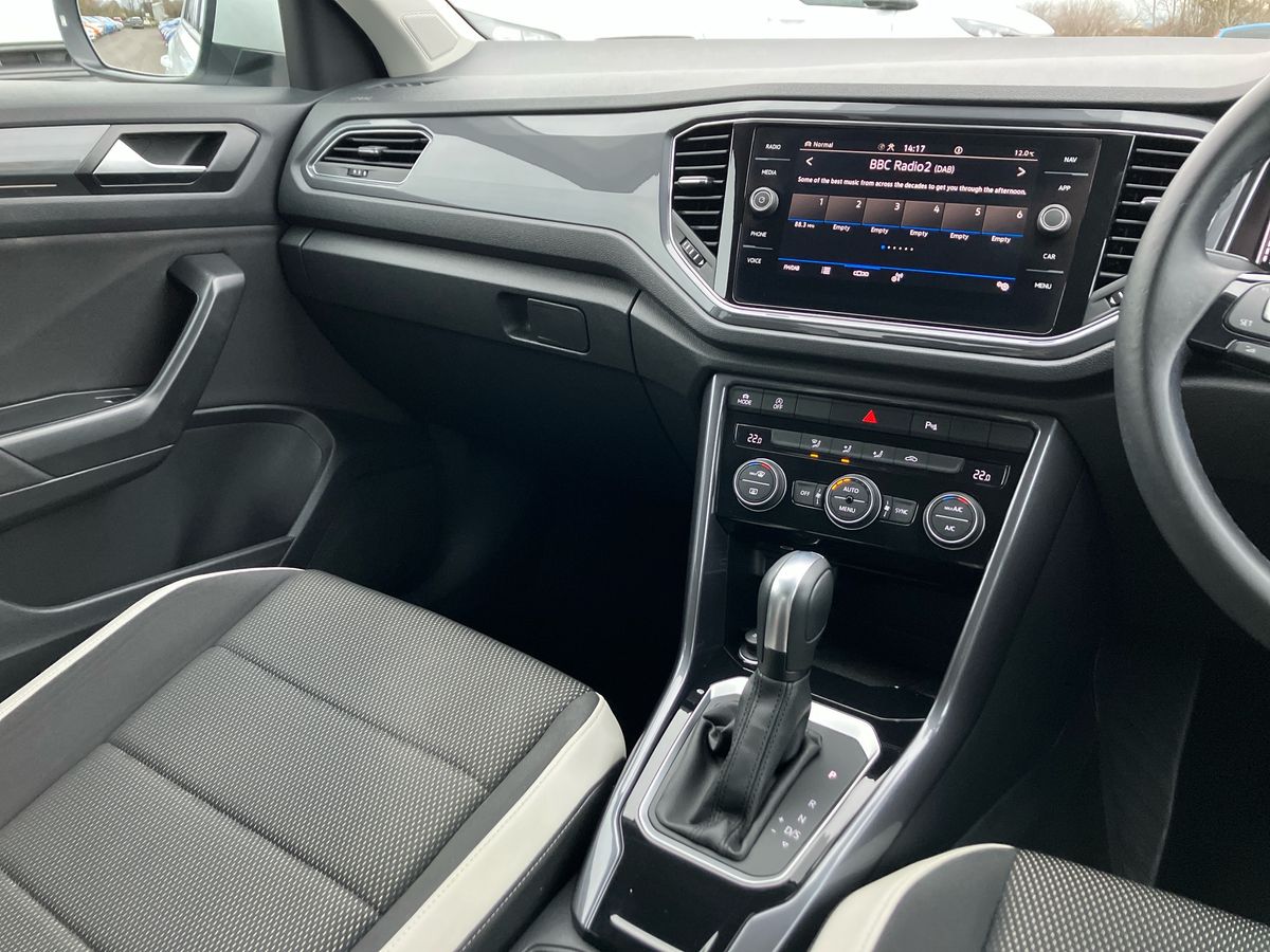 Used Volkswagen T-Roc 2021 for sale - 76736075: Photo 17