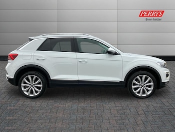 Used Volkswagen T-Roc 2021 for sale - 76736075: Photo