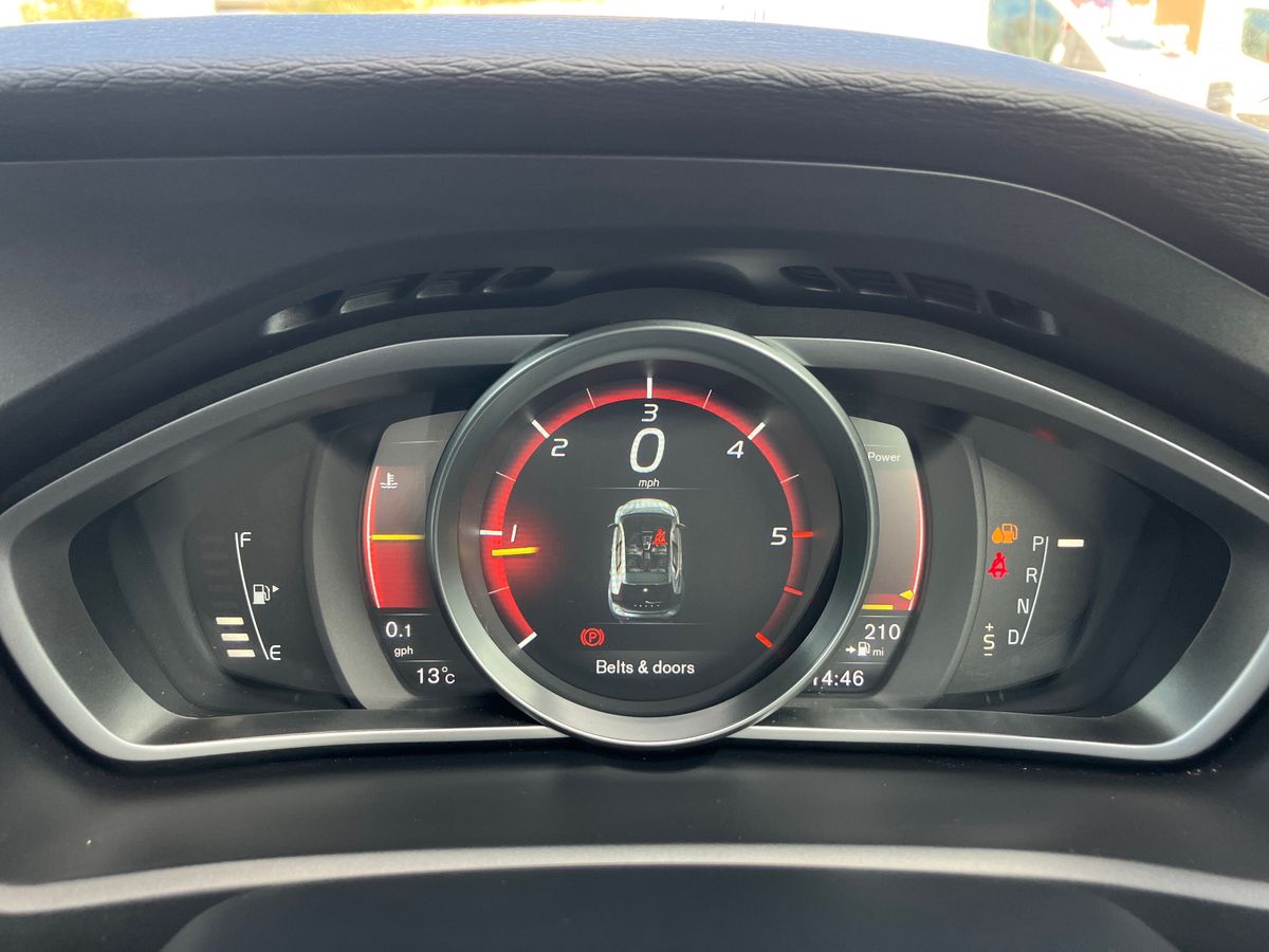 Used Volvo V40 2019 for sale - 76351860: Photo 14