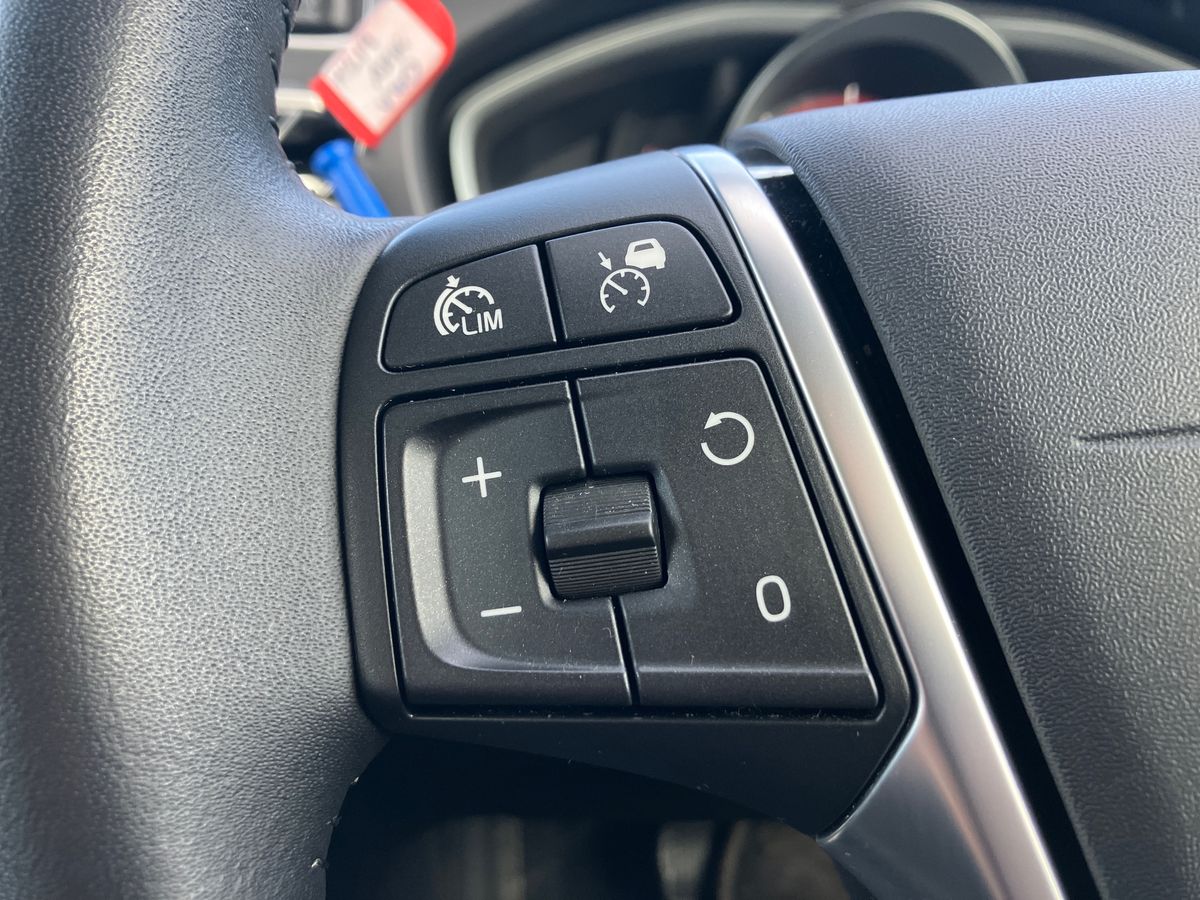 Used Volvo V40 2019 for sale - 76351860: Photo 16