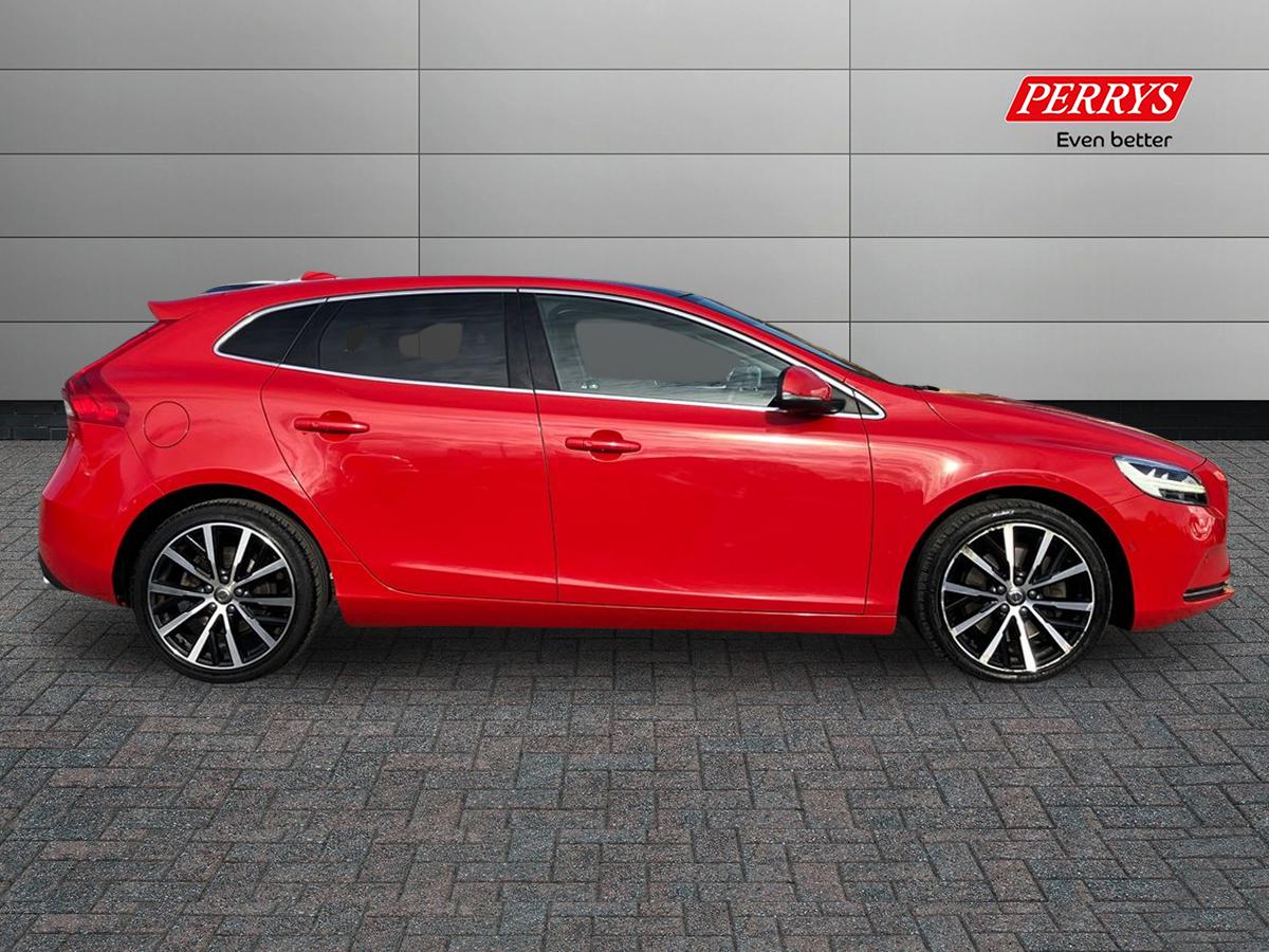 Used Volvo V40 2019 for sale - 76351860: Photo 3