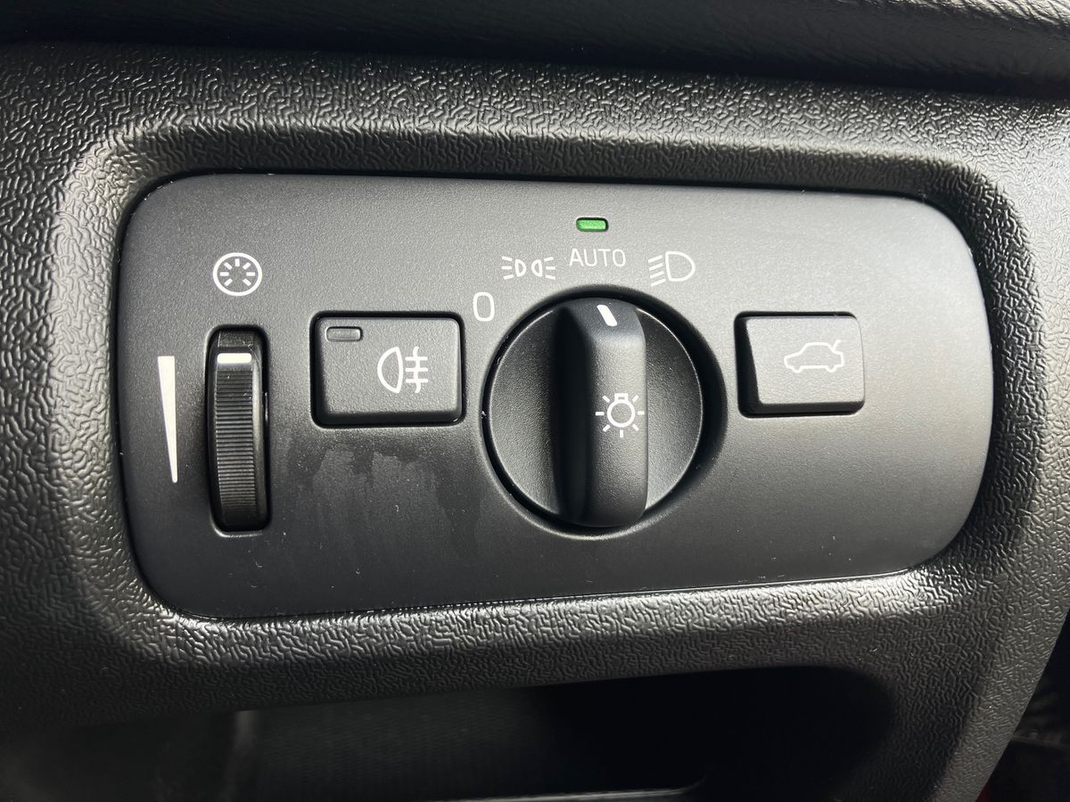 Used Volvo V40 2019 for sale - 76351860: Photo 35