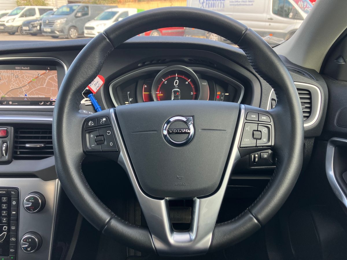 Used Volvo V40 2019 for sale - 76351860: Photo 36