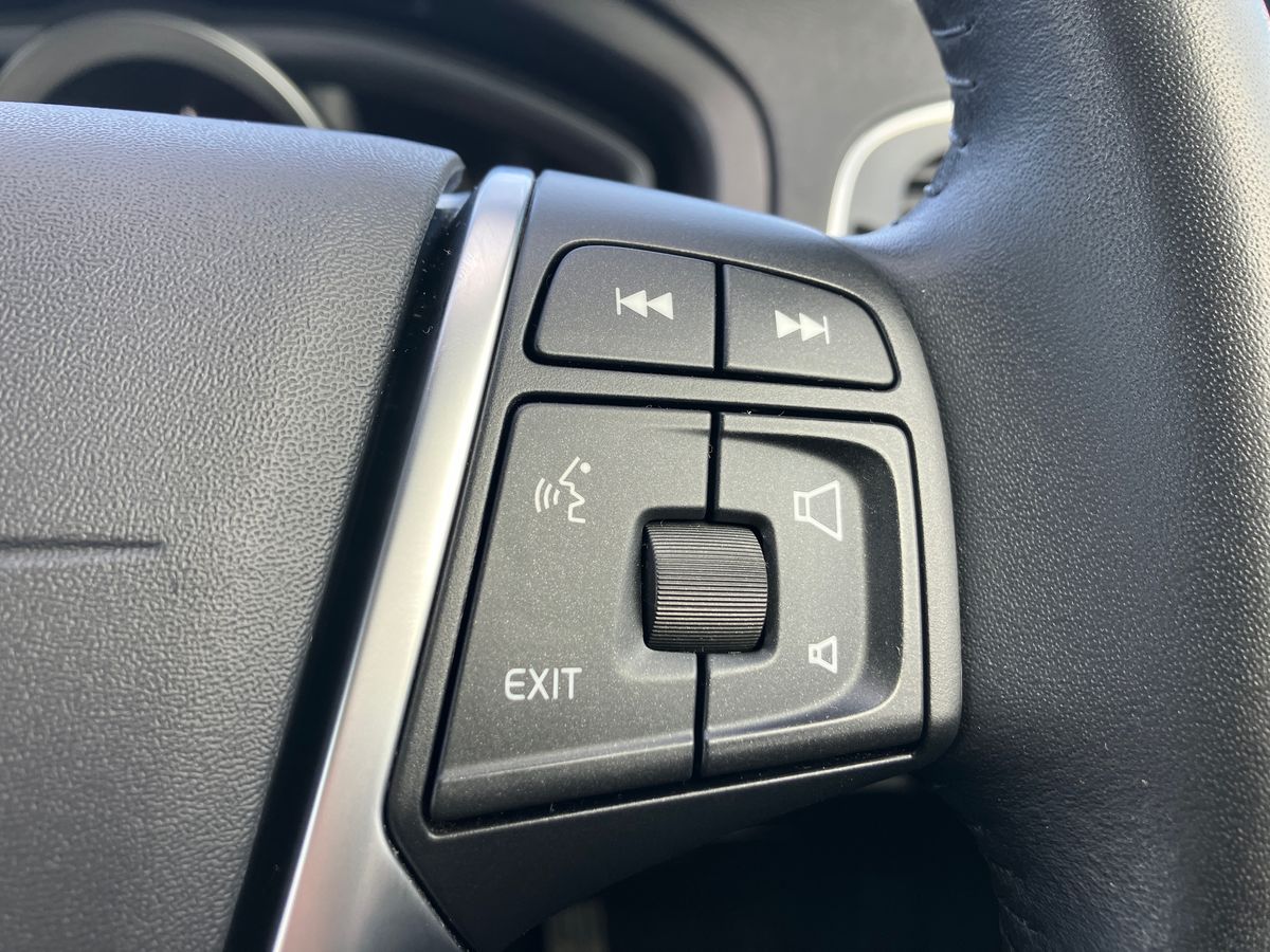 Used Volvo V40 2019 for sale - 76351860: Photo 37
