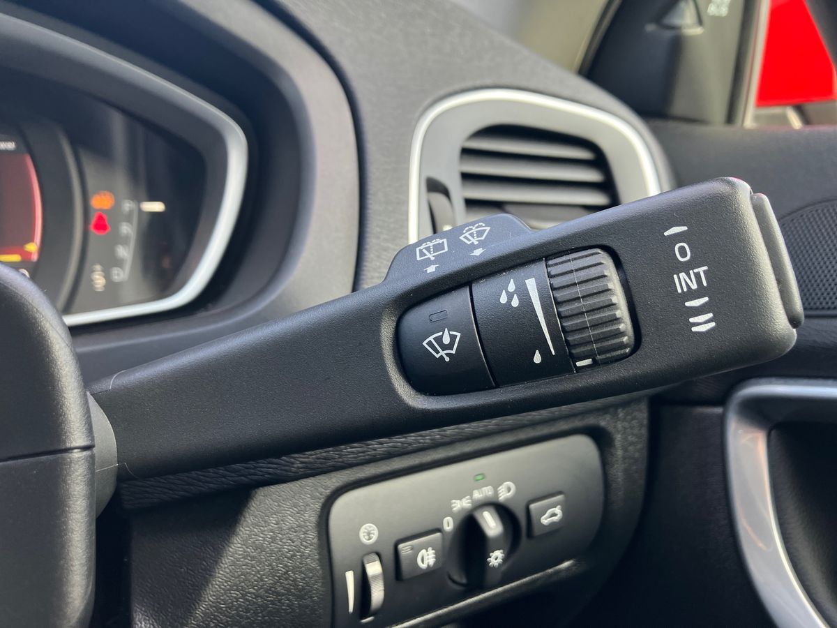 Used Volvo V40 2019 for sale - 76351860: Photo 38