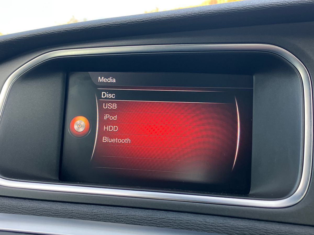 Used Volvo V40 2019 for sale - 76351860: Photo 43