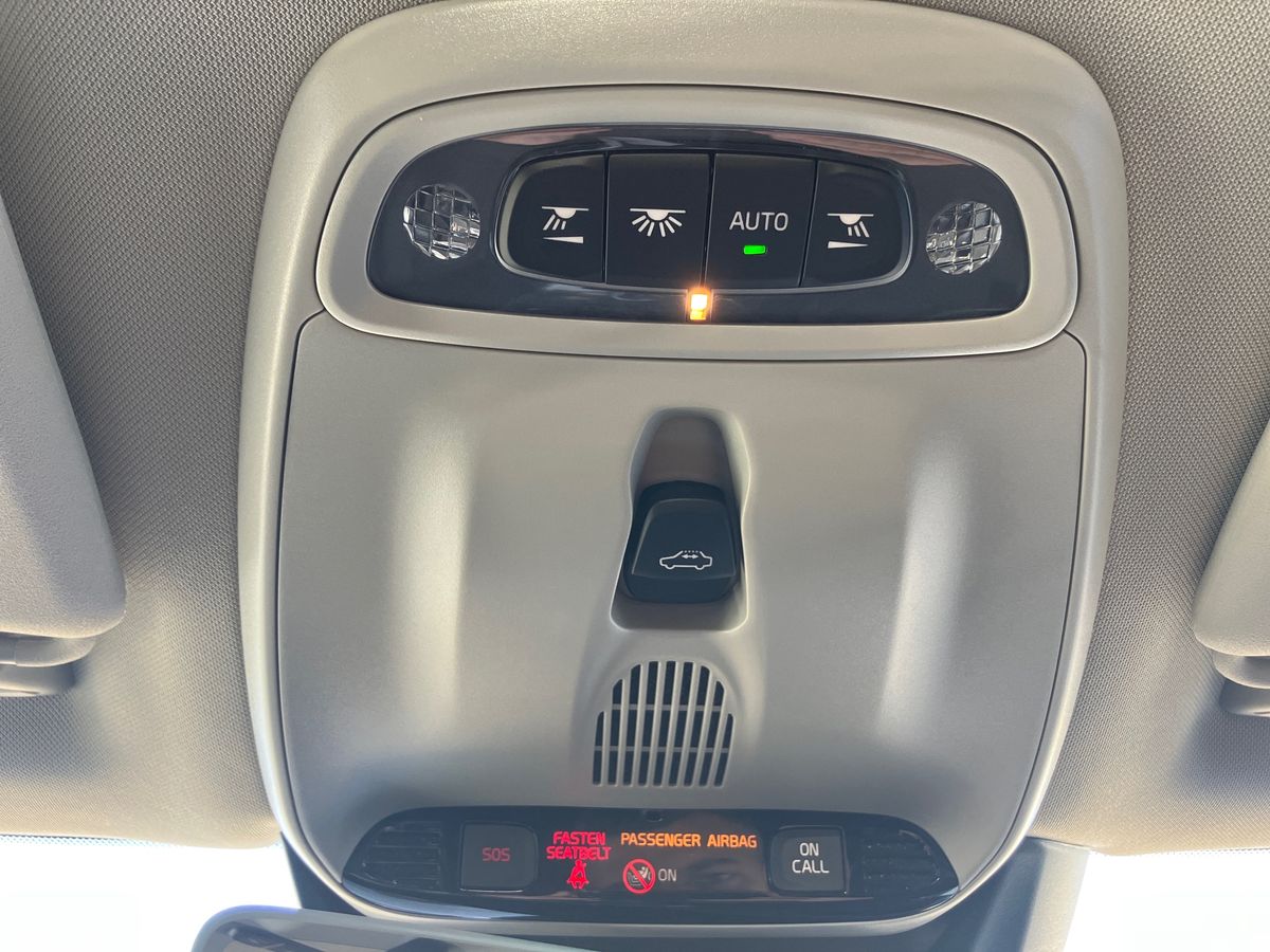 Used Volvo V40 2019 for sale - 76351860: Photo 51