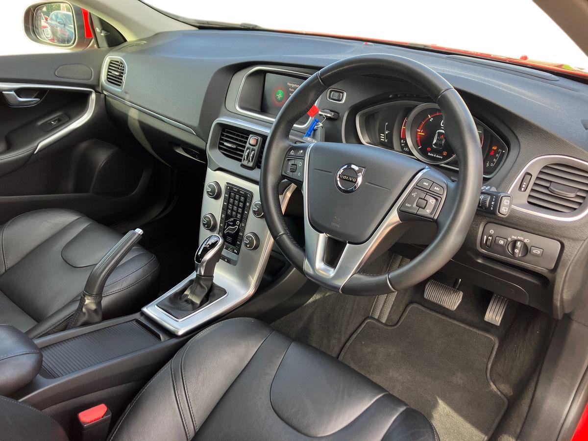 Used Volvo V40 2019 for sale - 76351860: Photo 8