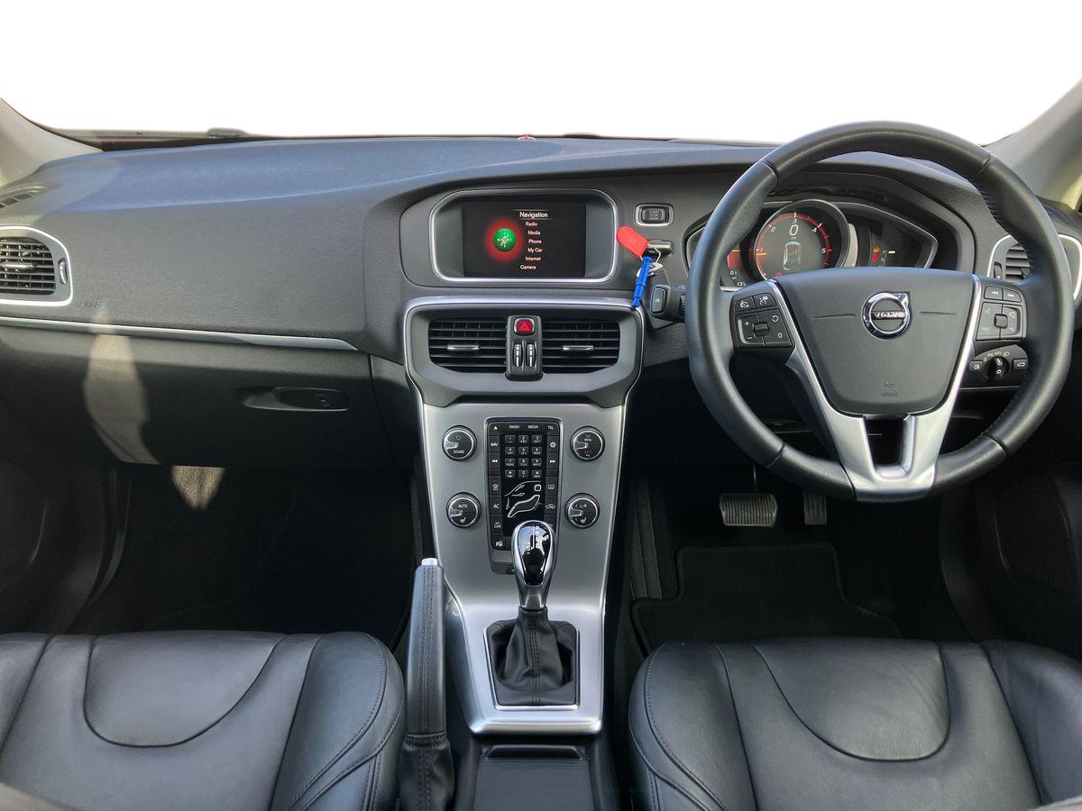 Used Volvo V40 2019 for sale - 76351860: Photo 9