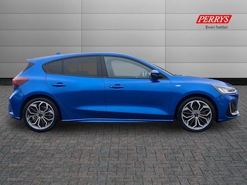 Used Ford Focus 2023 for sale - 76230609: Photo 3