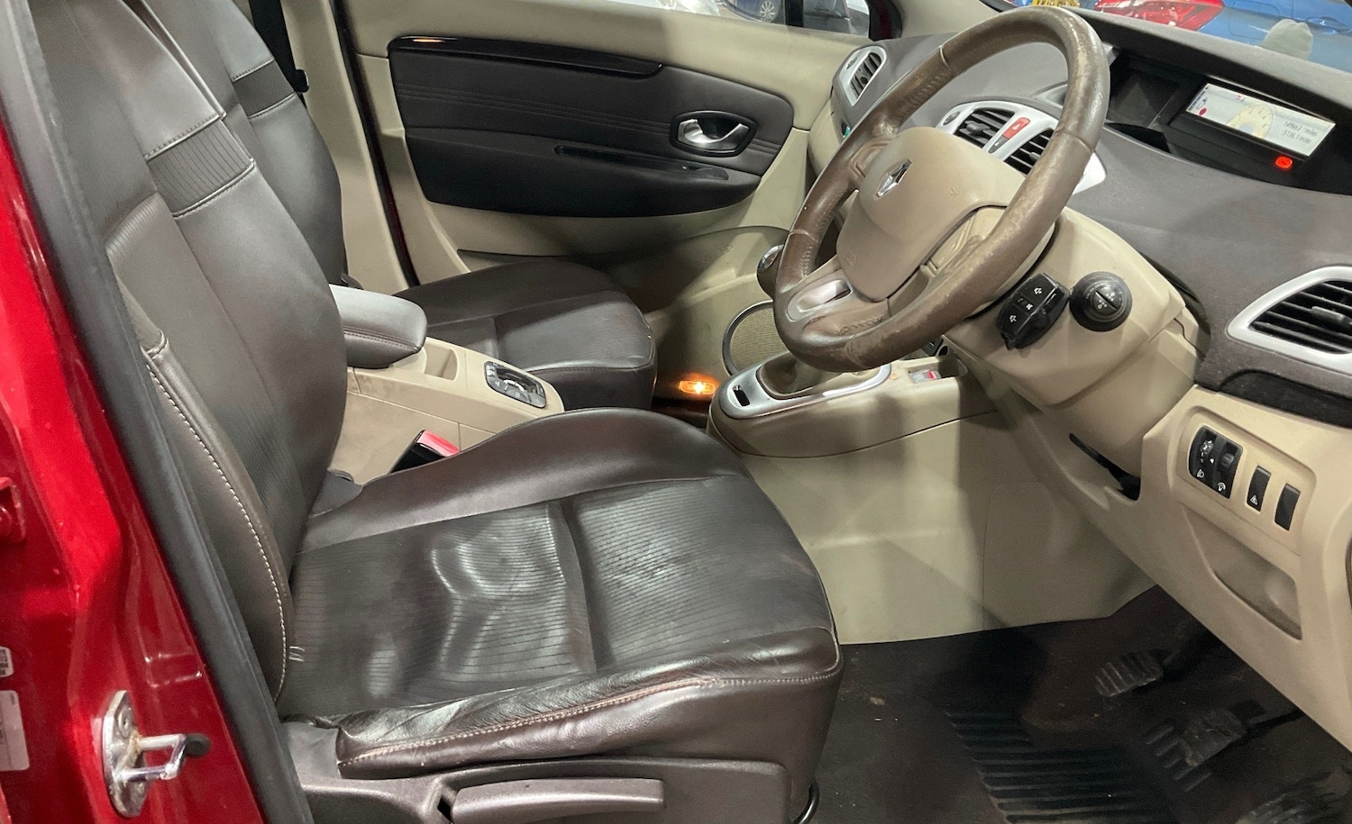 Used Renault Grand Scenic 2010 for sale - 77573162: Photo 10