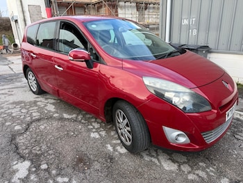 2010 (10) - 1.5 dCi Privilege TomTom 5dr