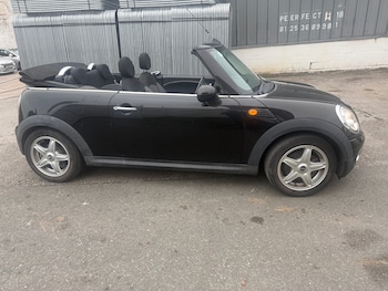 Used MINI Convertible 2009 for sale - 76286889: Photo