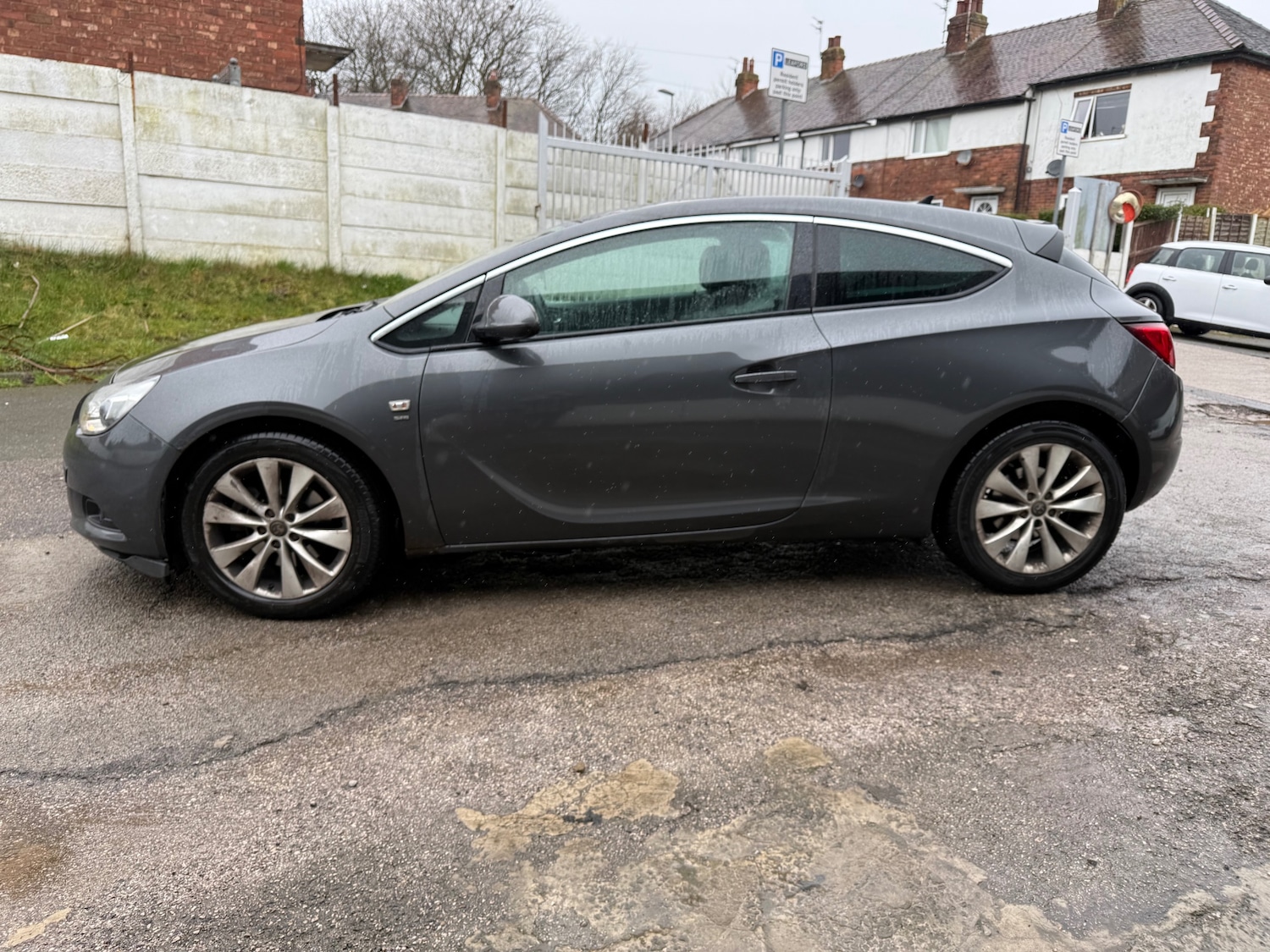 Used Vauxhall Astra GTC 2011 for sale - 77896577: Photo 4