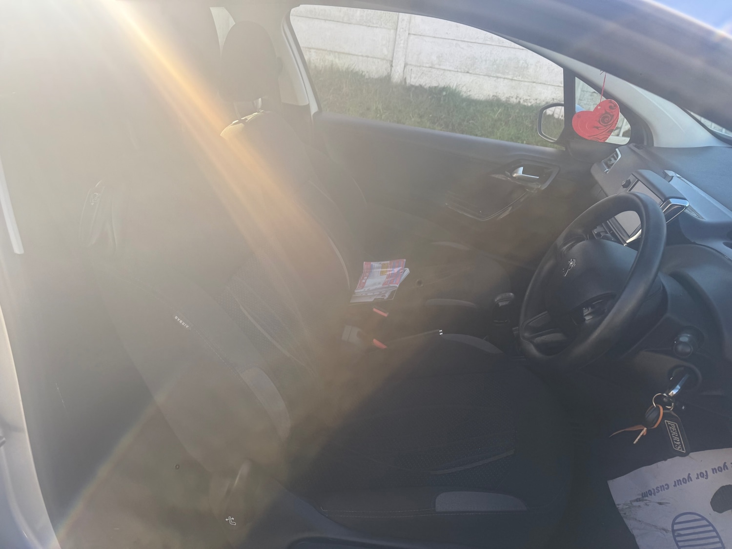 Used Peugeot 208 2013 for sale - 76566373: Photo 9