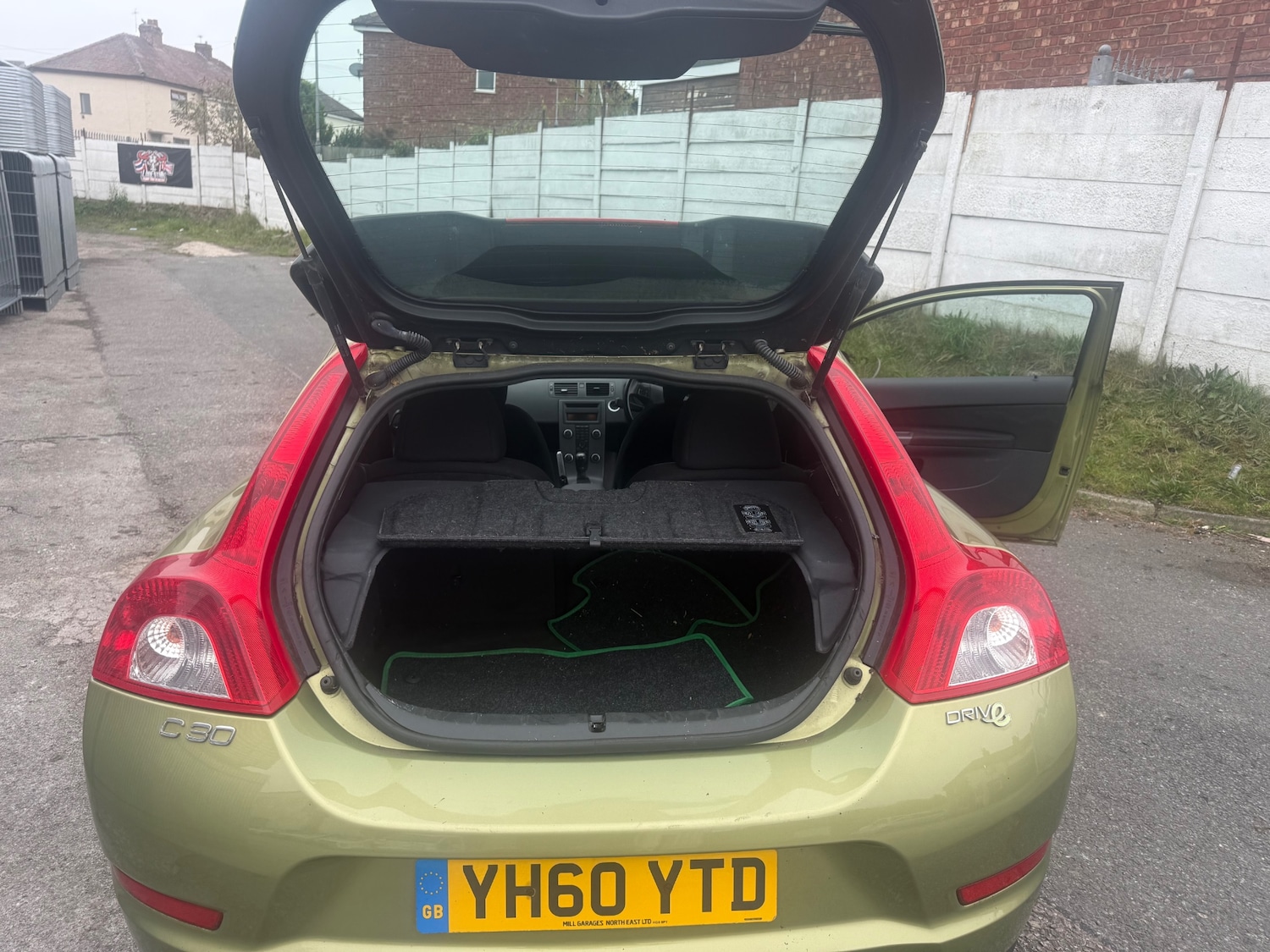 Used Volvo C30 2010 for sale - 76262751: Photo 8