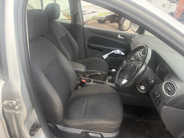 Used Ford Focus 2005 for sale - 76008763: Photo 9
