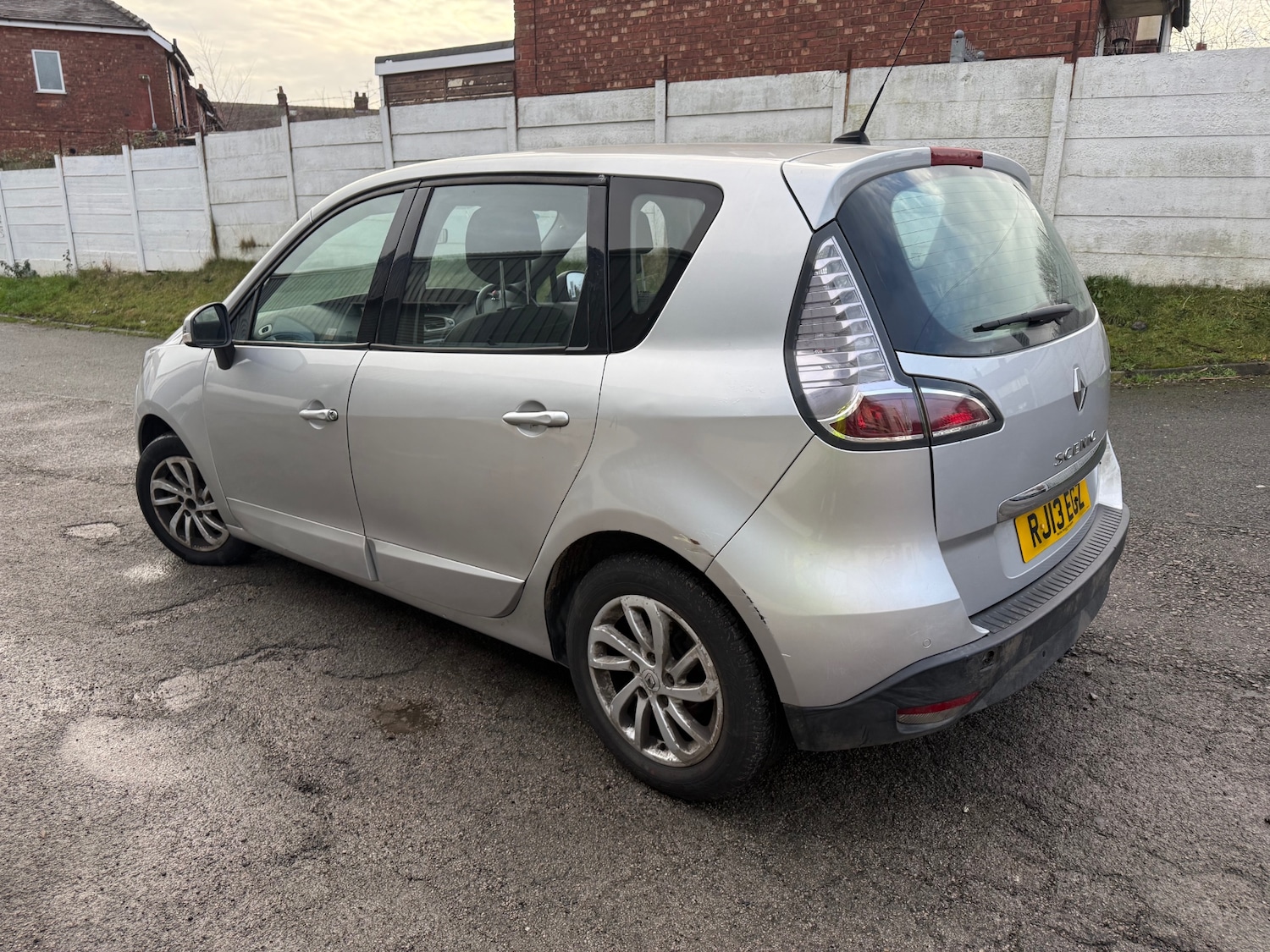 Used Renault Scenic 2013 for sale - 77115952: Photo 3