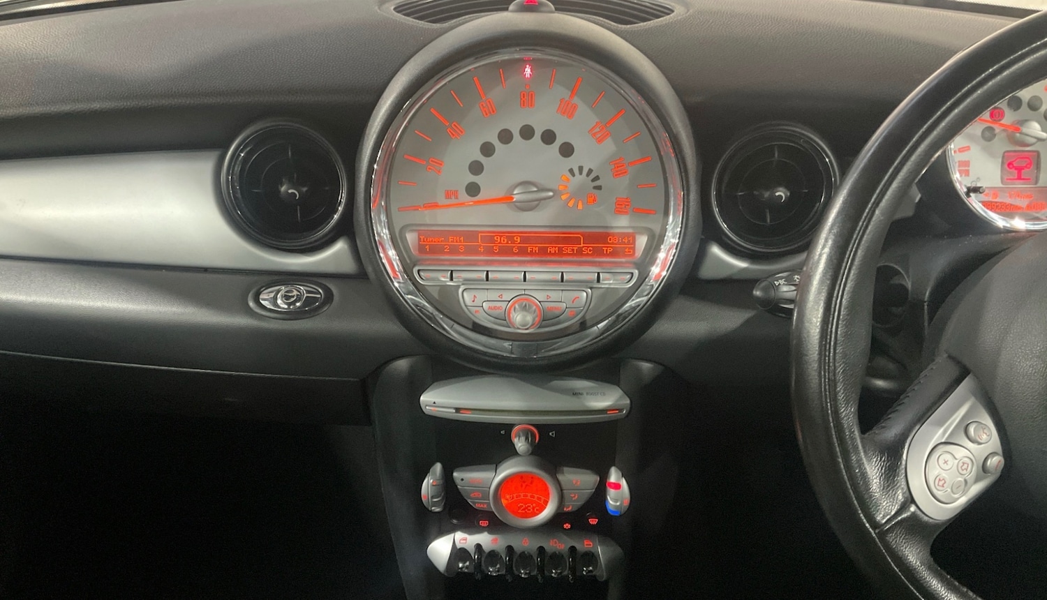 Used MINI Convertible 2009 for sale - 77482699: Photo 11