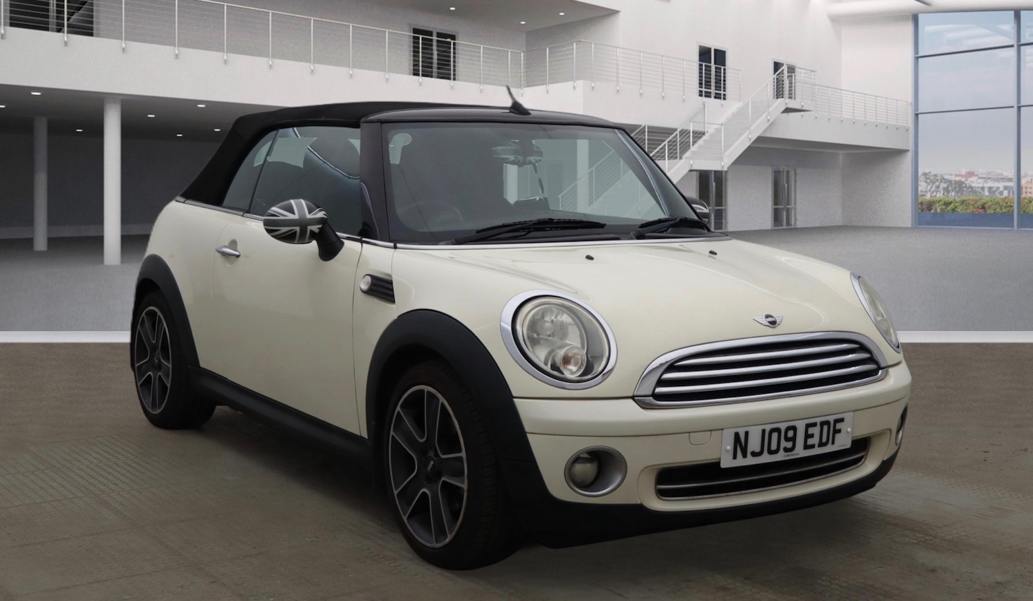 Used MINI Convertible 2009 for sale - 77482699: Photo 2