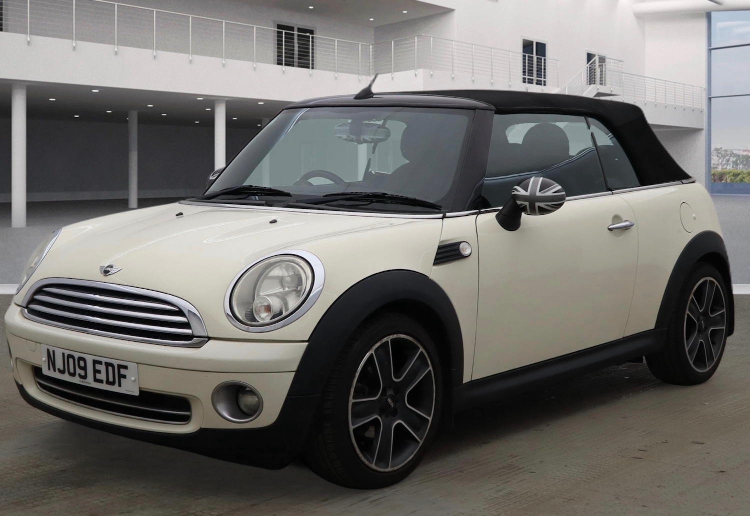 Used MINI Convertible 2009 for sale - 77482699: Photo 3