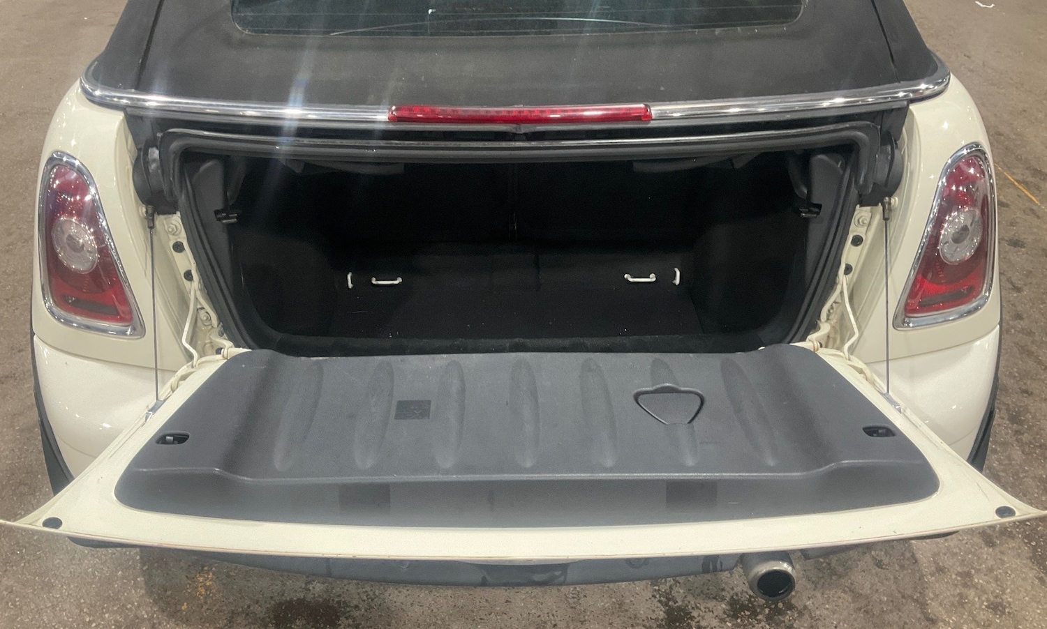 Used MINI Convertible 2009 for sale - 77482699: Photo 8