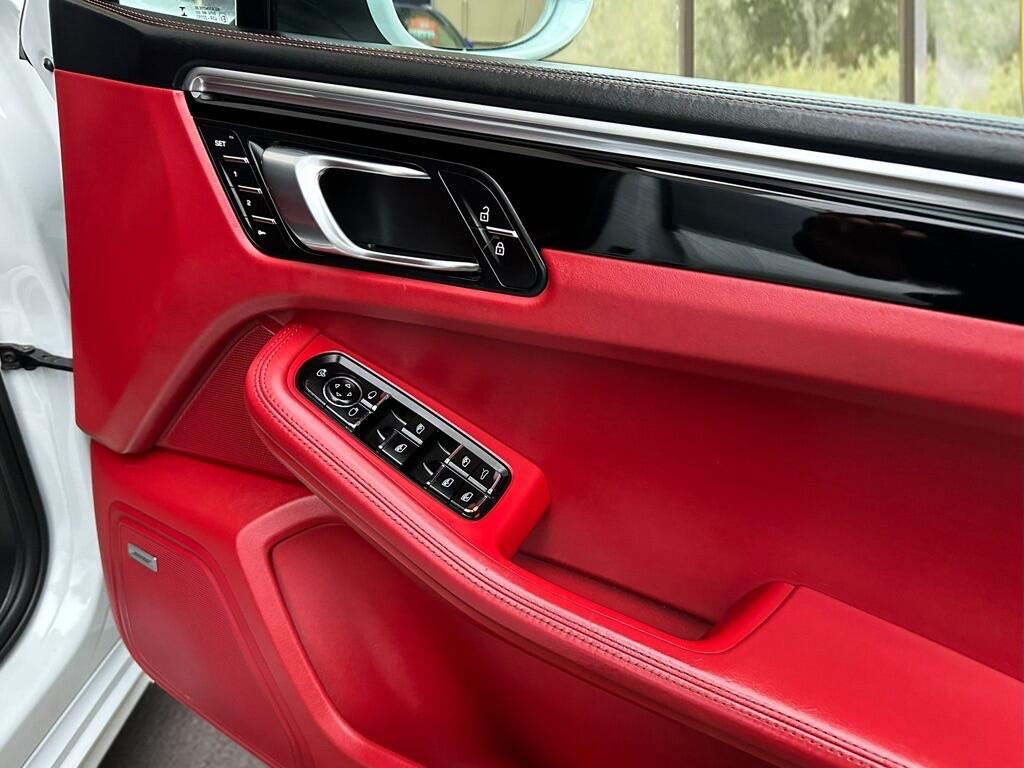 Used Porsche Macan 2020 for sale - 77331654: Photo 19