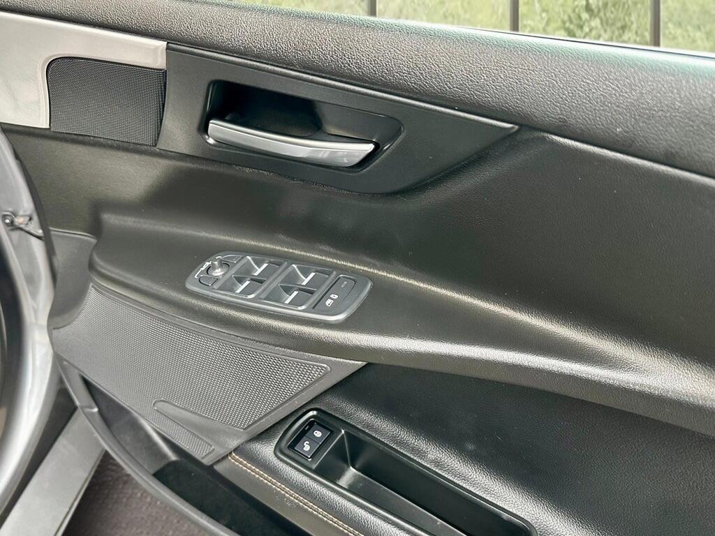 Used Jaguar XE 2015 for sale - 77351784: Photo 19