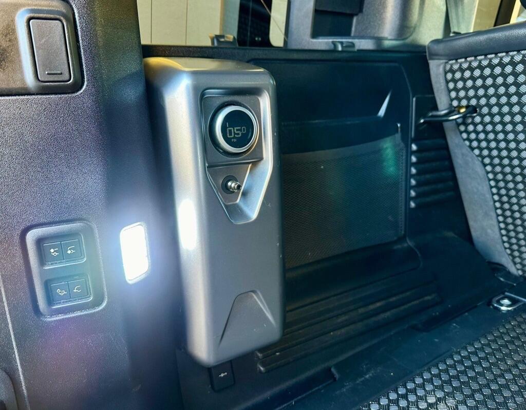 Used Land Rover Defender 110 for sale - 77015345: Photo 22