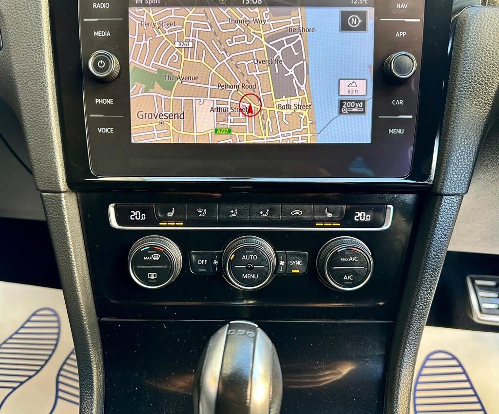 Used Volkswagen Golf 2017 for sale - 76992100: Photo 15