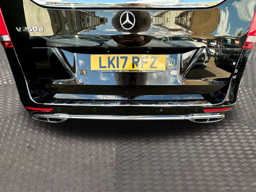 Used Mercedes-Benz V-Class 2017 for sale - 76990426: Photo 8