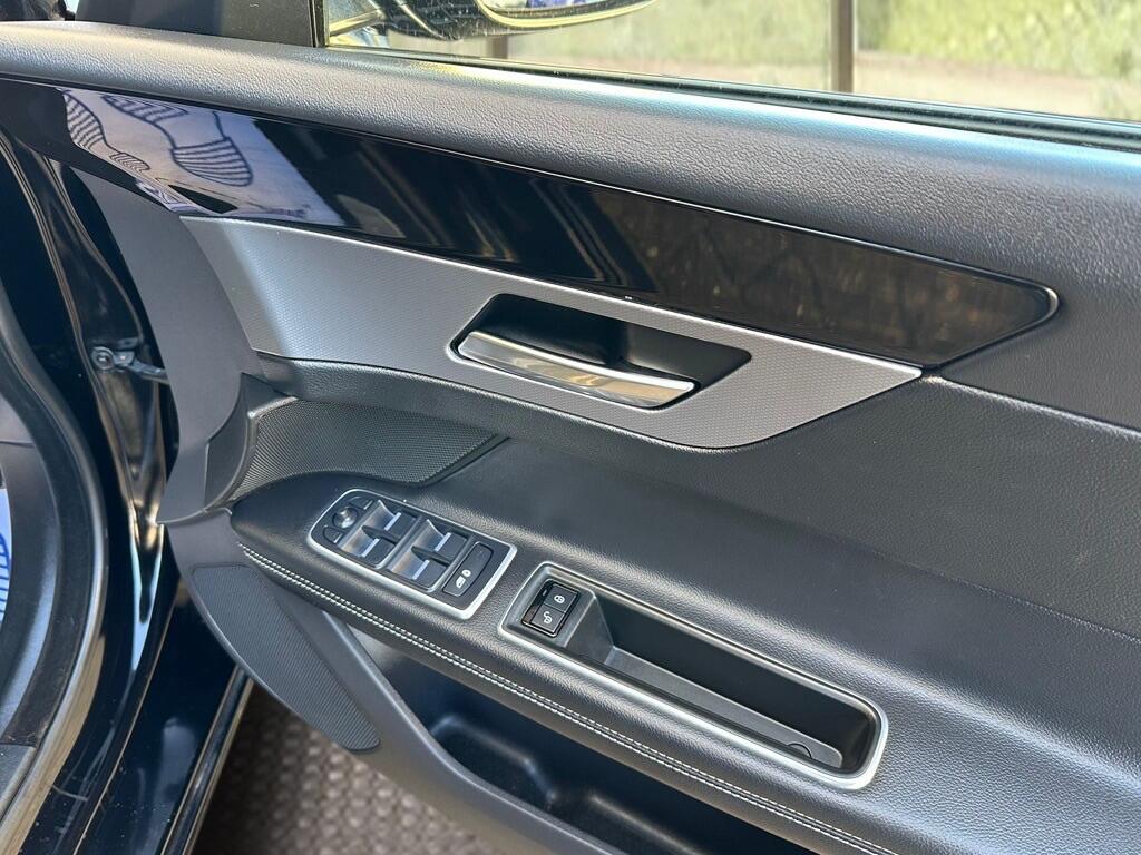 Used Jaguar XF 2019 for sale - 77783859: Photo 19
