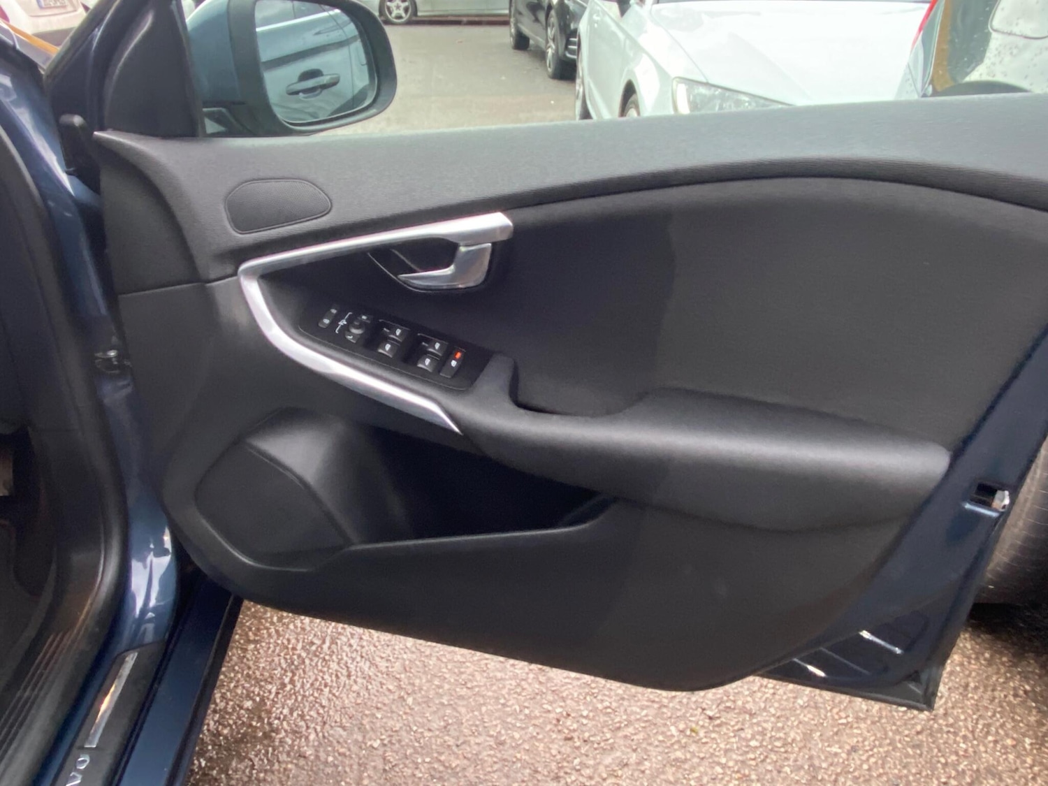 Used Volvo V40 2018 for sale - 77142927: Photo 16