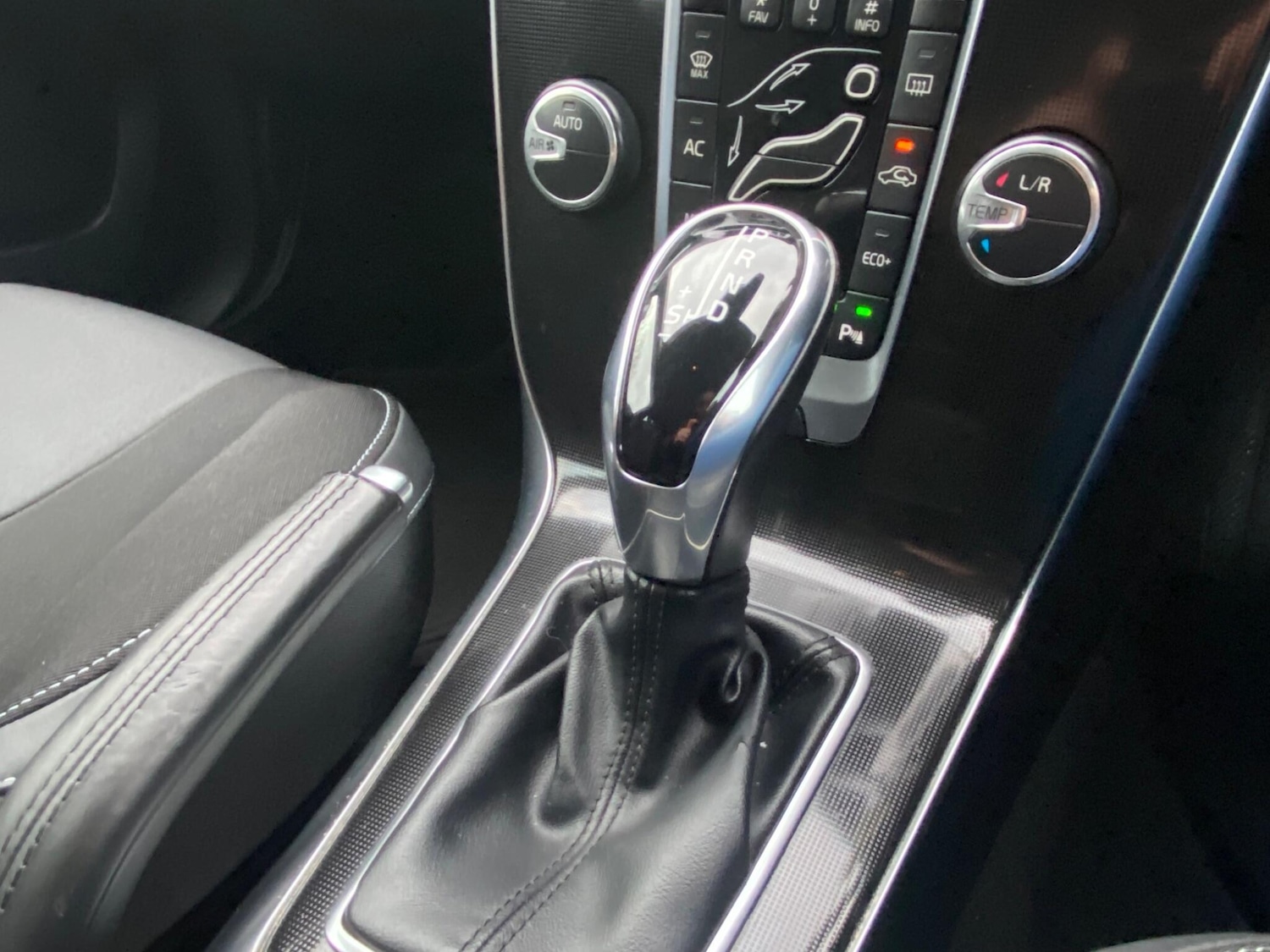 Used Volvo V40 2018 for sale - 77142927: Photo 22