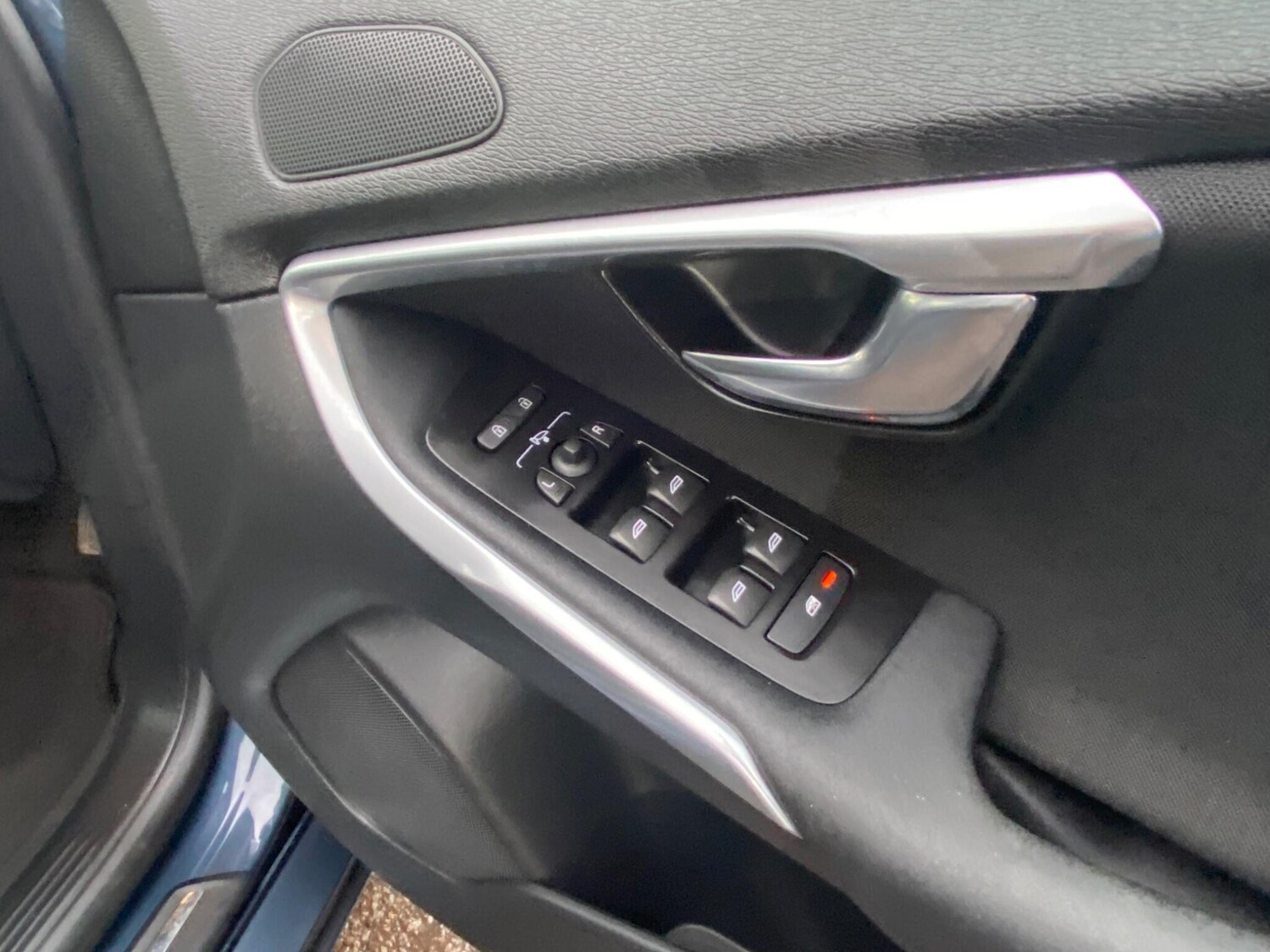 Used Volvo V40 2018 for sale - 77142927: Photo 28