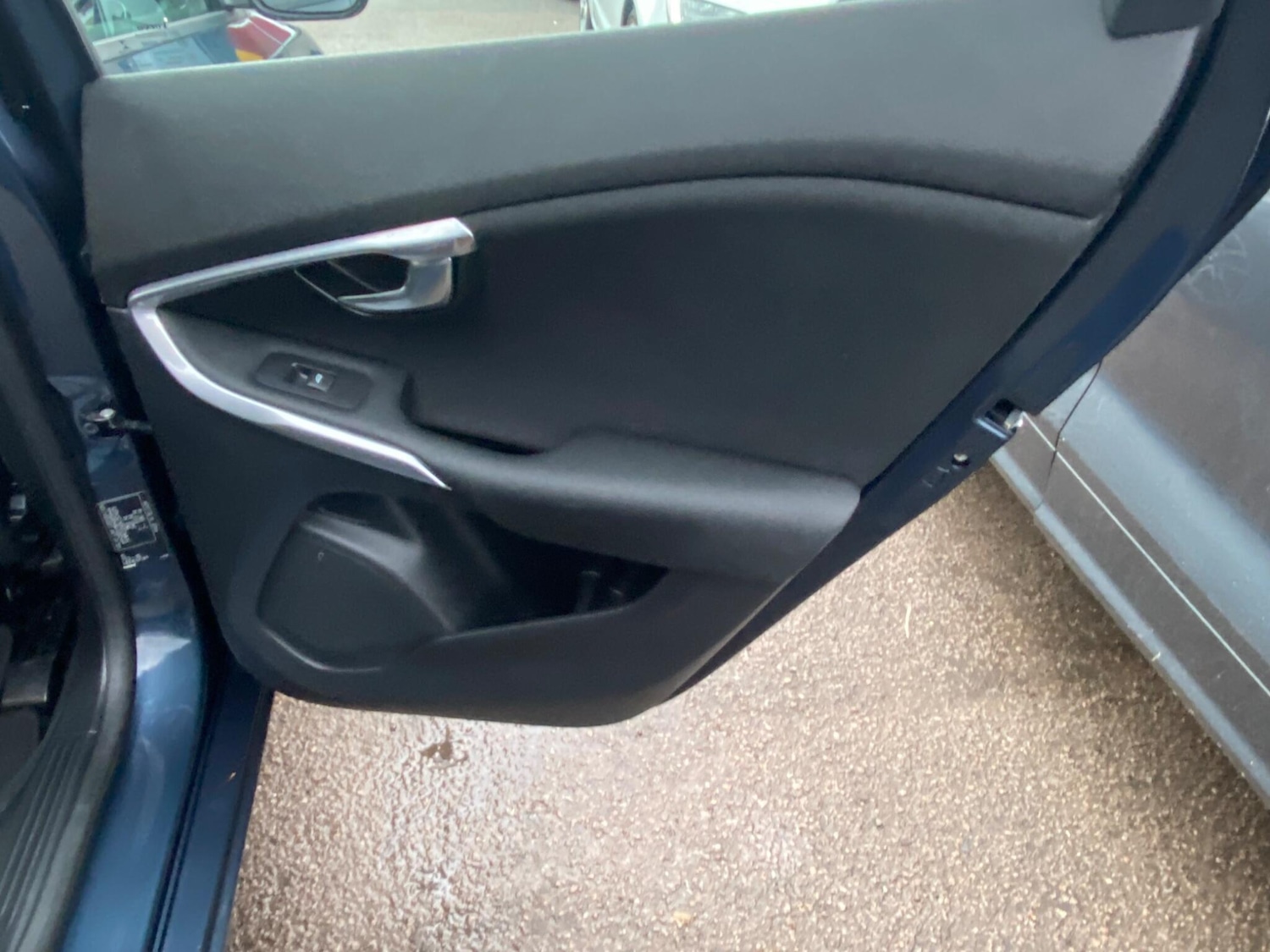 Used Volvo V40 2018 for sale - 77142927: Photo 29