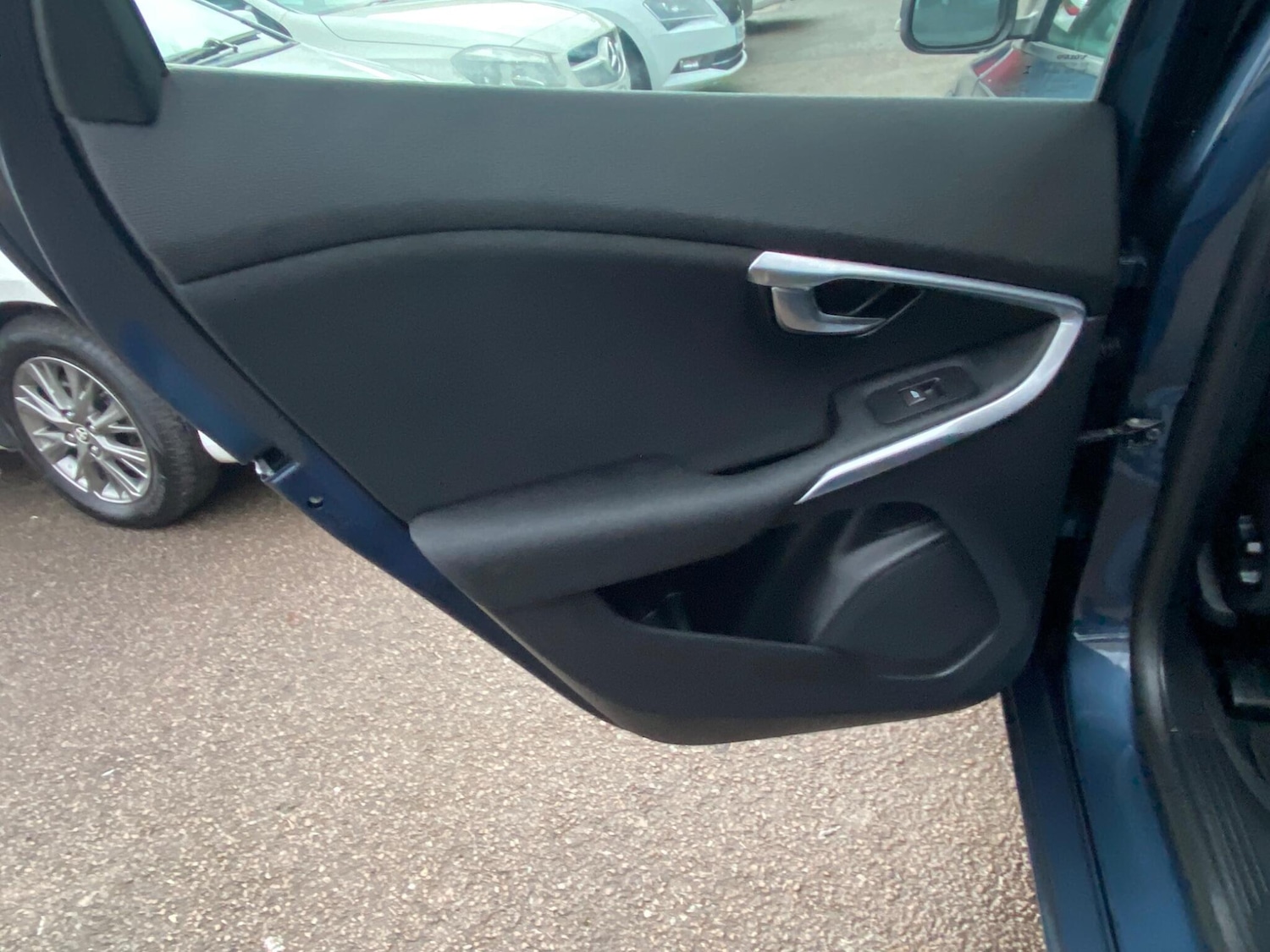 Used Volvo V40 2018 for sale - 77142927: Photo 31