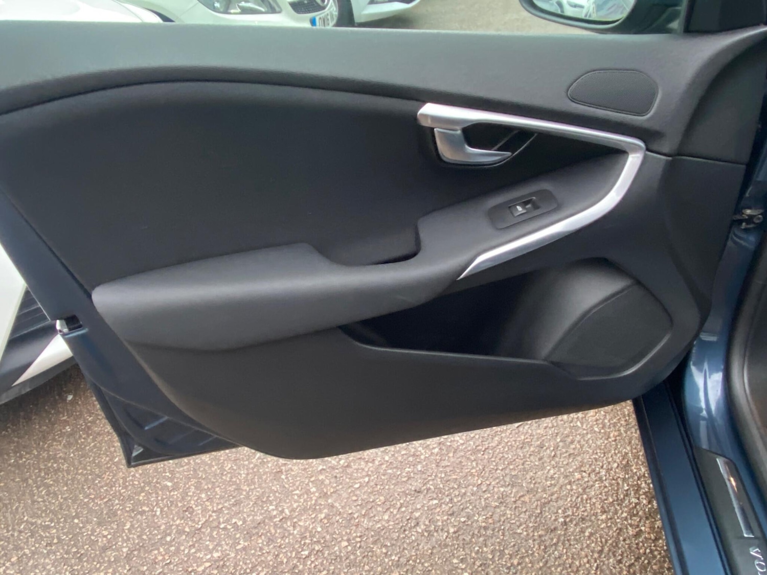 Used Volvo V40 2018 for sale - 77142927: Photo 33